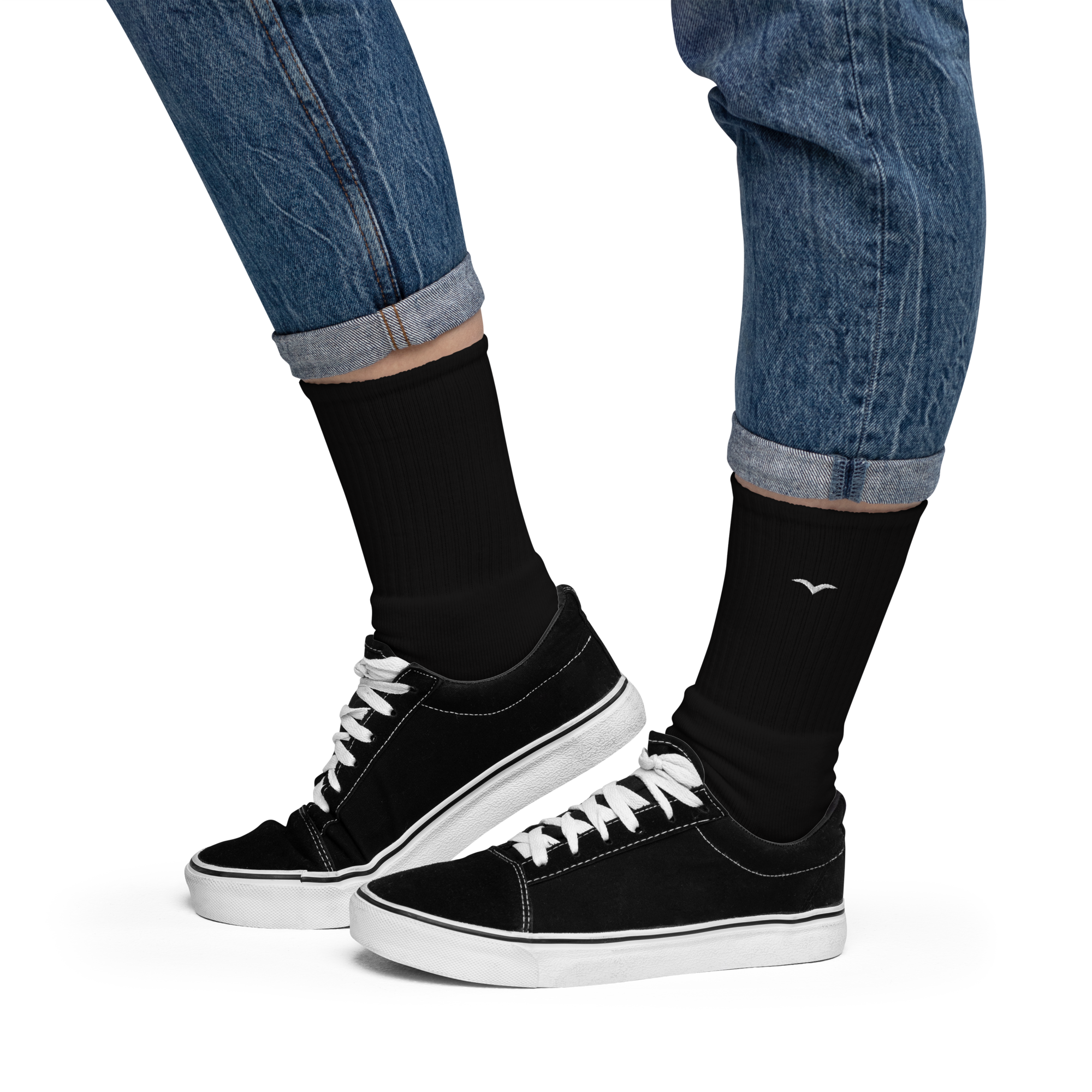 embroidered-crew-socks-black-left-684bafe3a63e8